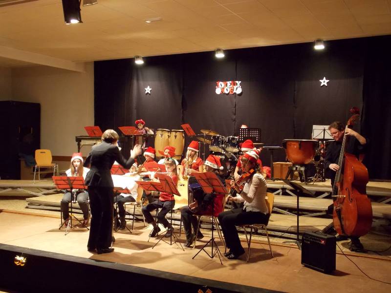 L'orchestre des jeunes de l'école de musique lors du concert de noël 2013